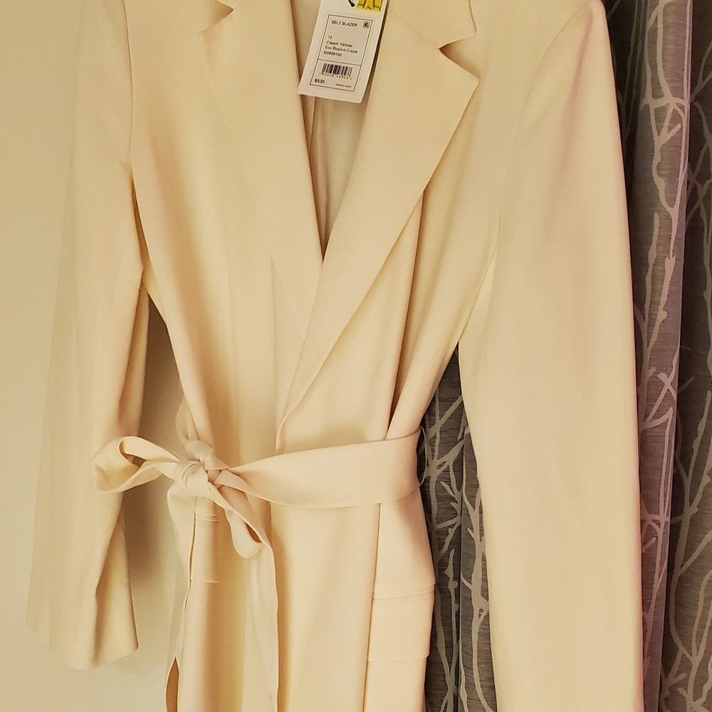 Theory NWT Belted Blazer